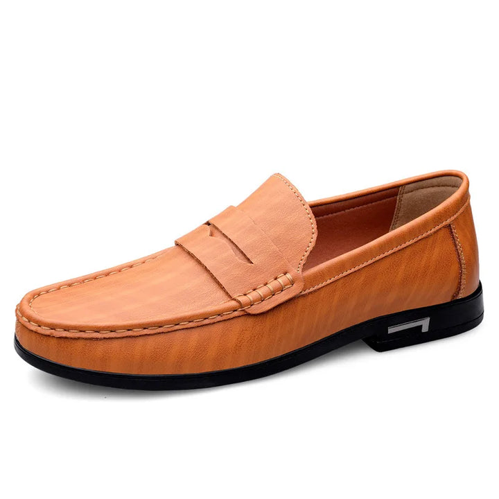 Herren Slip-In Loafer mit runder Form und geschlossener Oberfläche