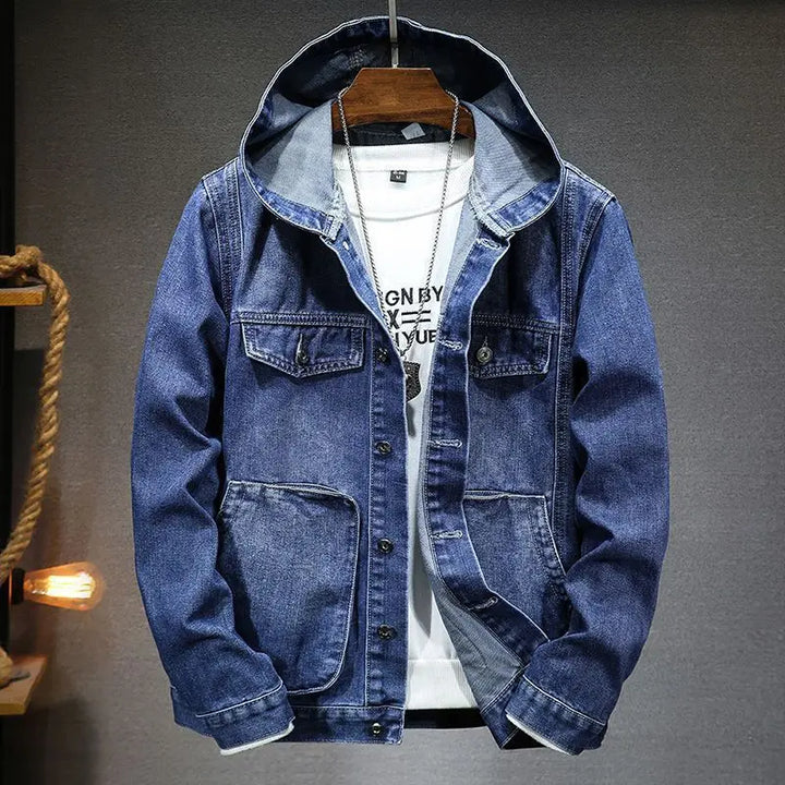 Denim-Jacke Mit Kapuze Für Einen Lässigen Look