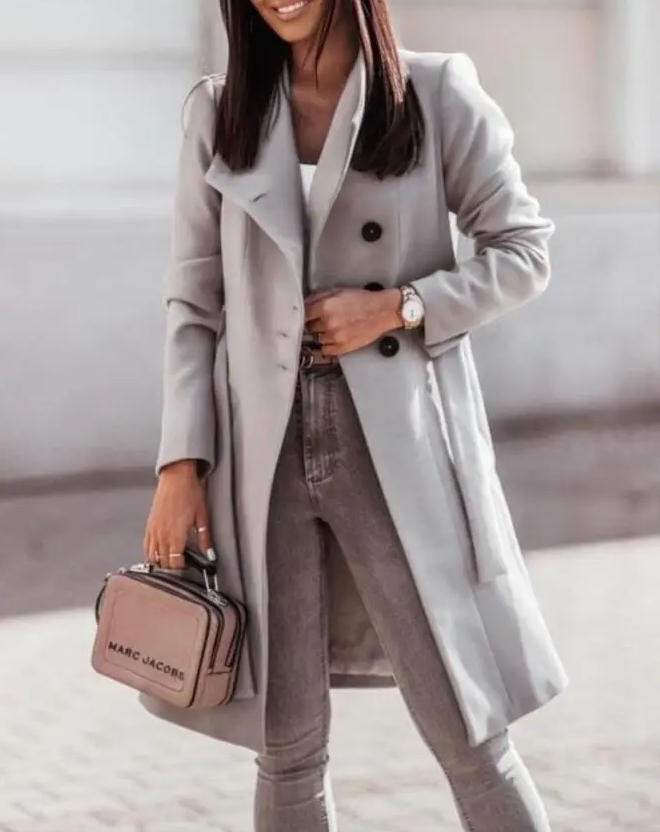 Eleganter Damen-Trenchcoat Für Stilvolle Auftritte