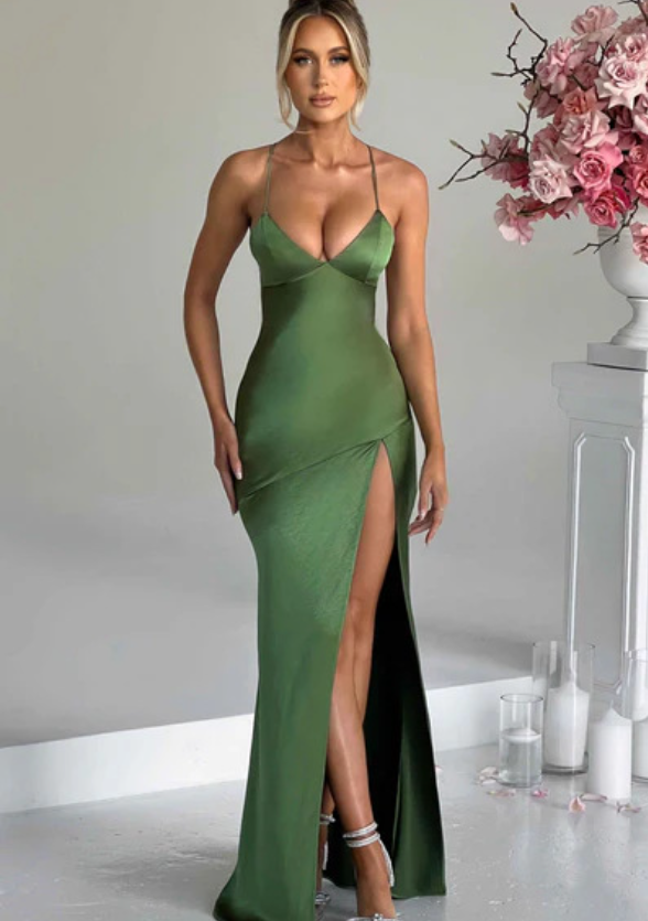 Damen Maxikleid mit Elegantem Halterneck-Design und Figurformendem Schnitt Aliams