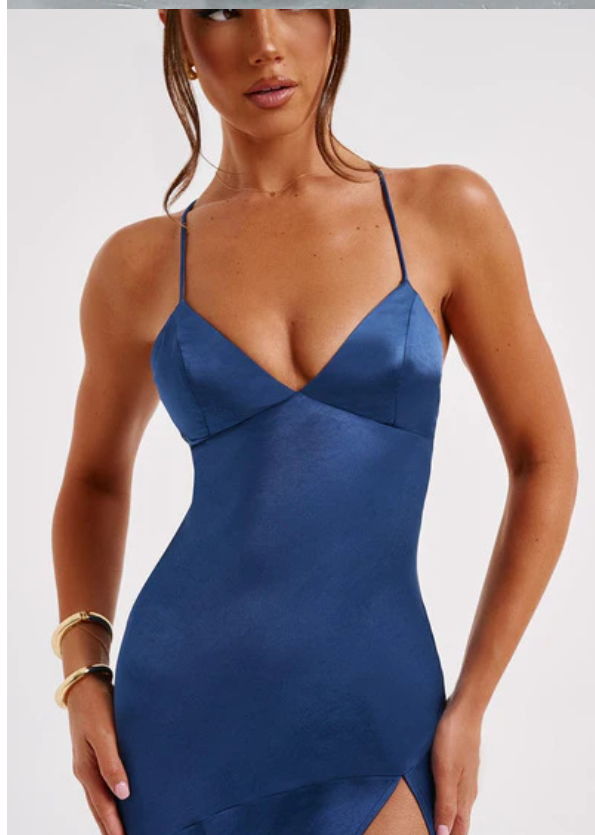 Damen Maxikleid mit Elegantem Halterneck-Design und Figurformendem Schnitt Aliams