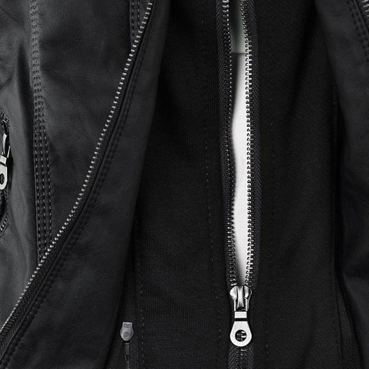 Innenansicht einer schwarz lederjacke mit zwei reißverschlüssen