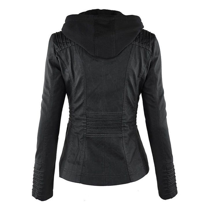 Rückansicht einer schwarz lederjacke mit kapuze