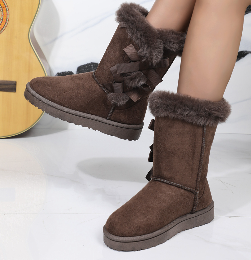 Klassische Schneestiefel mit Fellfutter in der Mitte des Rohres Rose & Remy