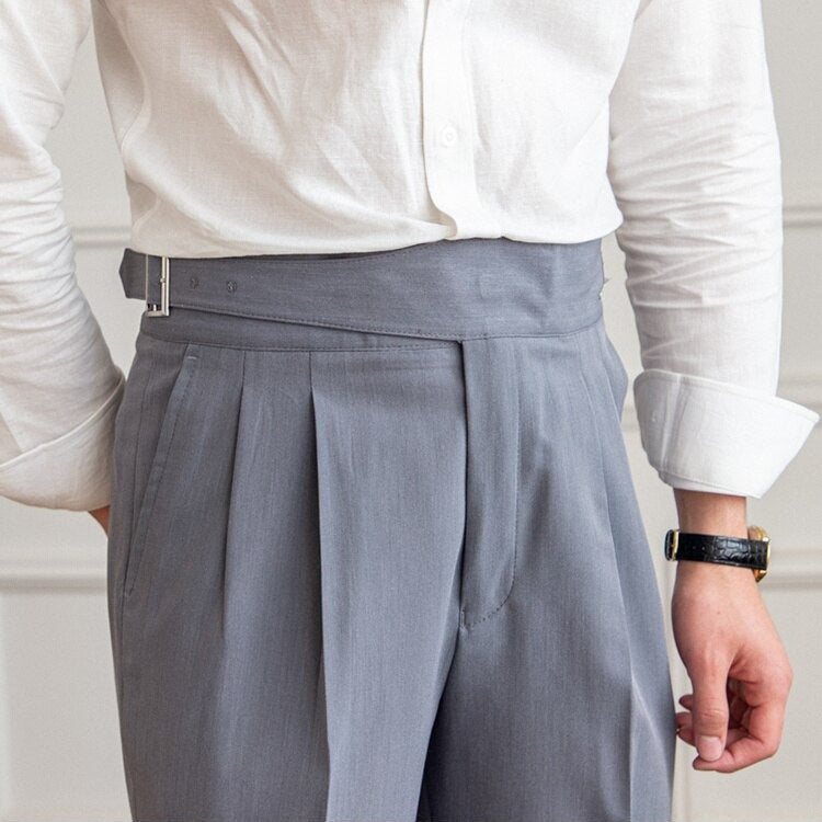 Herren Hose mit hoher Taille und Schnallenverschluss