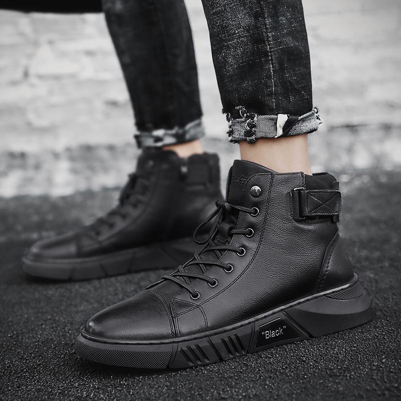 Robuste schwarze Herrenschuhe