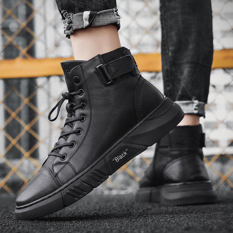 Robuste schwarze Herrenschuhe