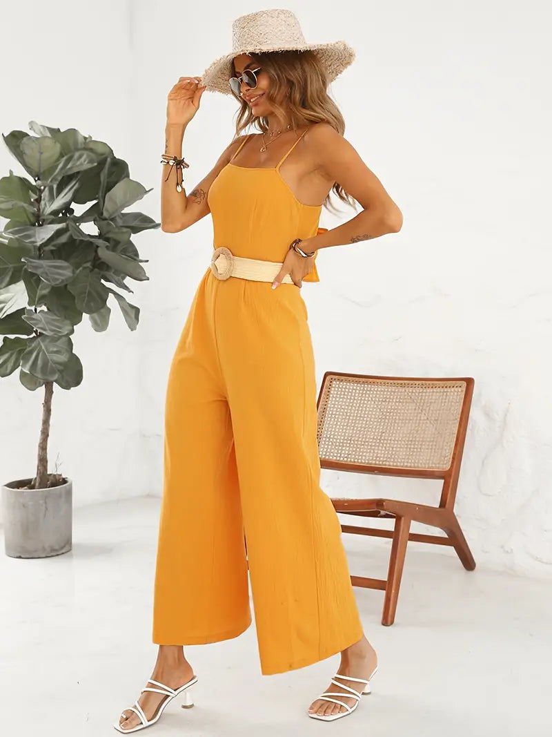 Jumpsuit mit Spaghetti-Trägern und Gürtel
