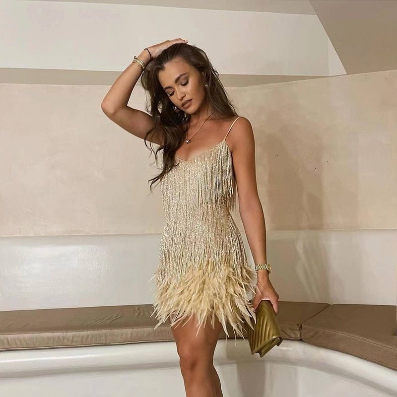 Knielanges Cocktailkleid für Damen mit klassischem Schnitt