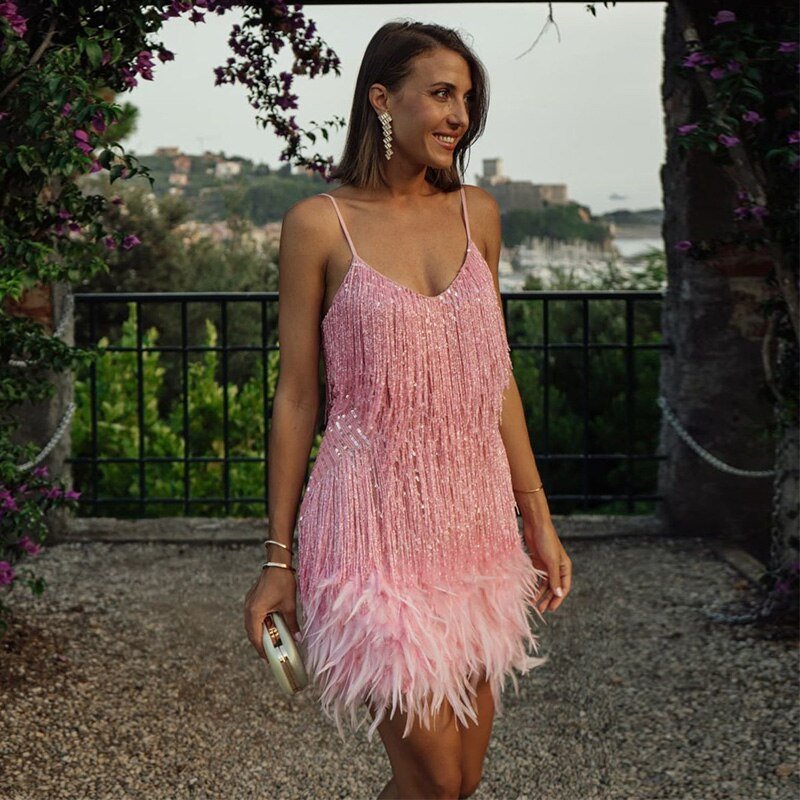Knielanges Cocktailkleid für Damen mit klassischem Schnitt