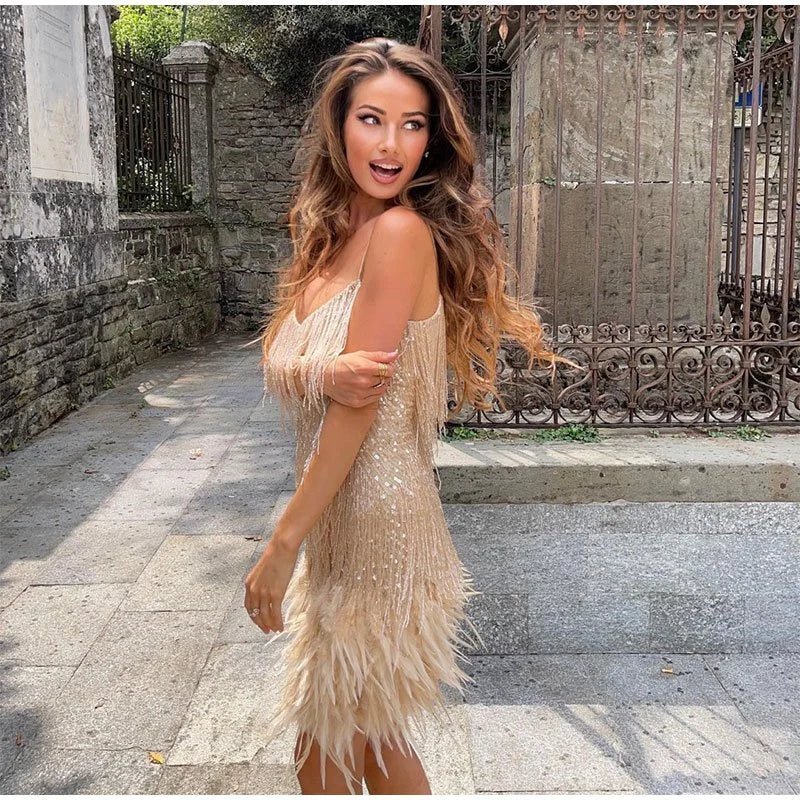 Knielanges Cocktailkleid für Damen mit klassischem Schnitt