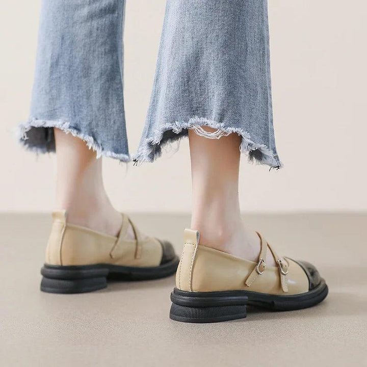Aliams | Zweifarbige Mary-Jane-Flats mit Doppelriemen